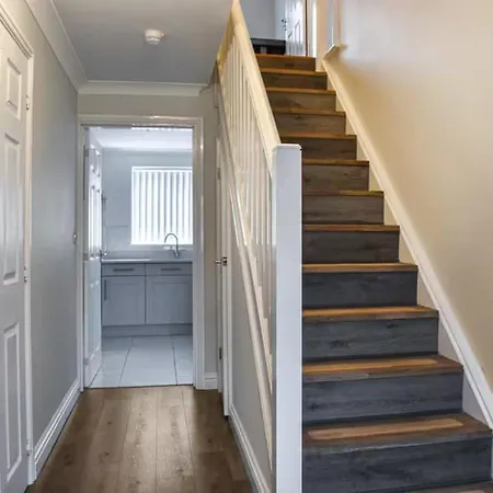 34 Buckthorn Grove, Middlesbrough, Ts8 9bf * Middlesbrough