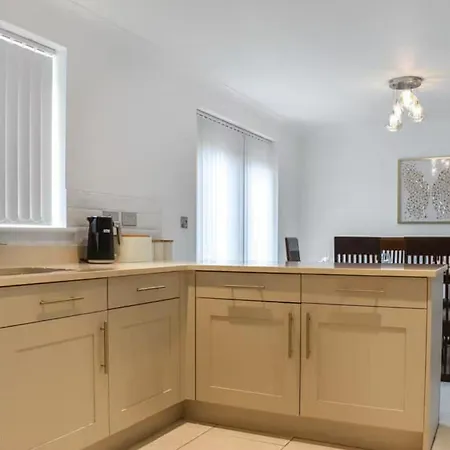 34 Buckthorn Grove, Middlesbrough, Ts8 9bf *