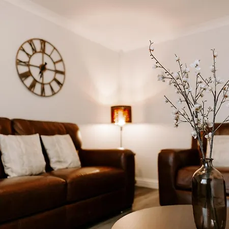 Buckthorn Grove - 4 Bed Stunning Home