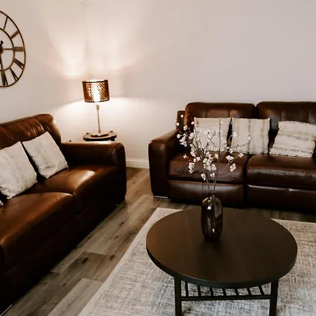 Buckthorn Grove - 4 Bed Stunning Home