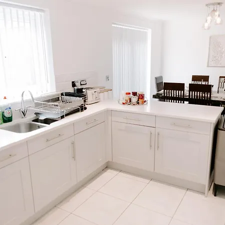 Buckthorn Grove - 4 Bed Stunning Home