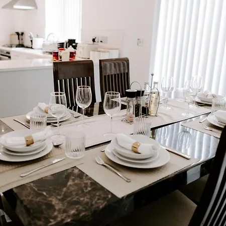 Buckthorn Grove - 4 Bed Stunning Home Middlesbrough